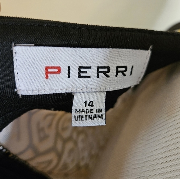 Beautiful Pierri geometric pattern dress size 14. - Picture 9 of 12